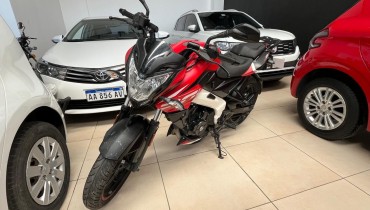MOTOCICLETA BAJAJ ROUSER 200 2024